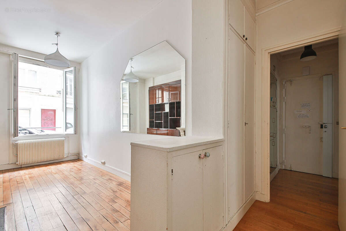 Appartement à PARIS-14E