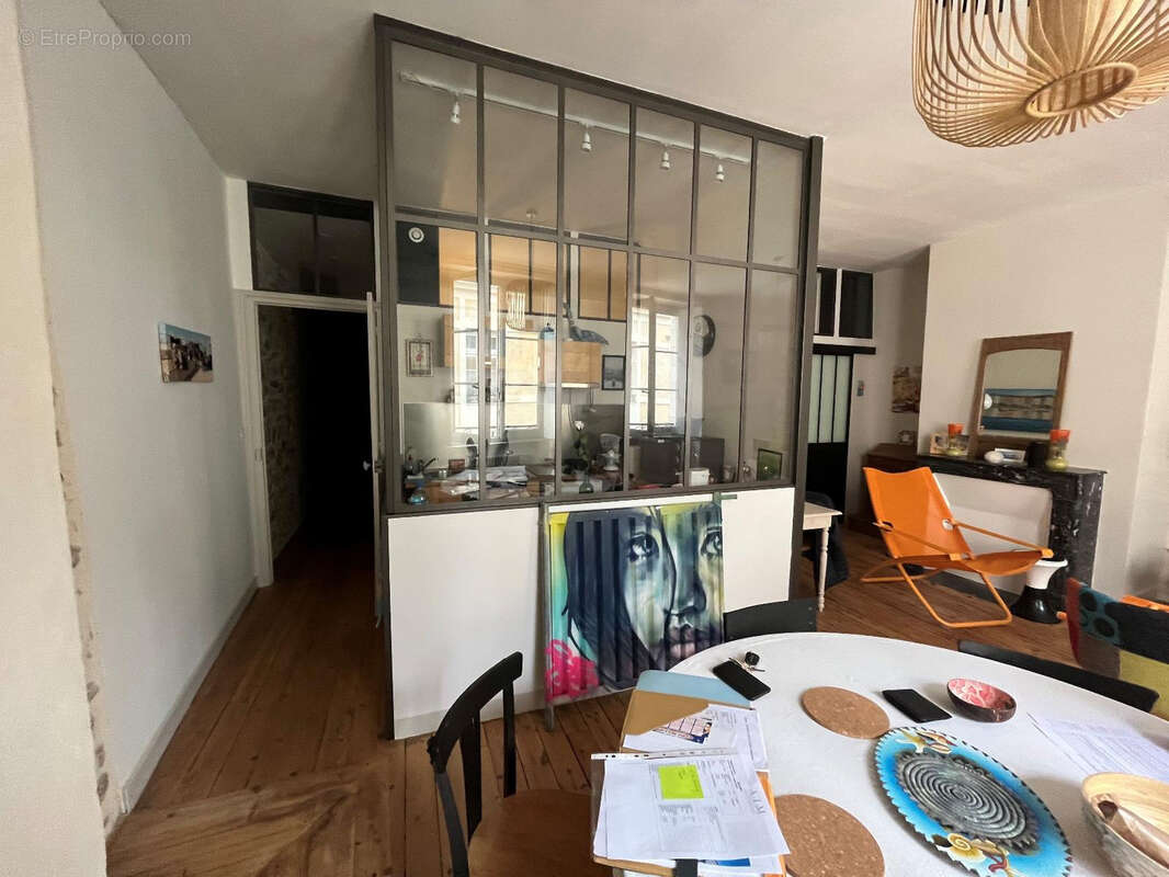 À vendre : Appartement rénové sur le port, au cœur de l'intra muros - photo 3