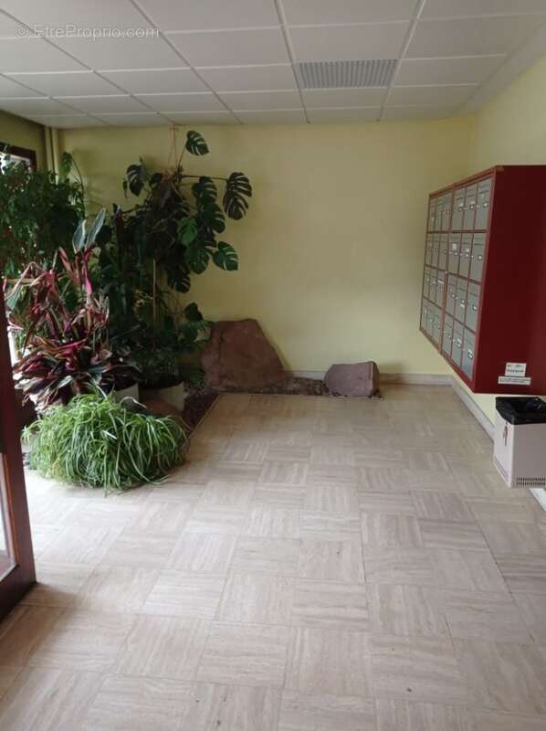 entrée immeuble - Appartement à NANCY