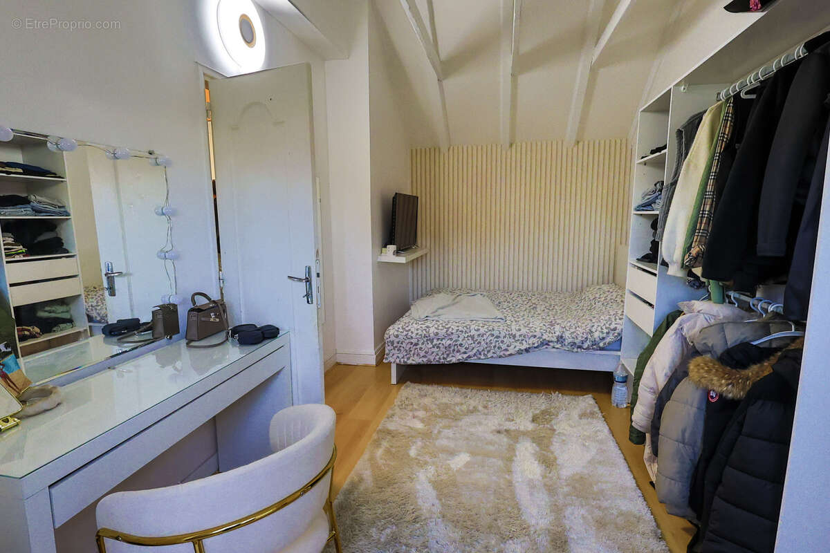 Maison à SAINTRY-SUR-SEINE