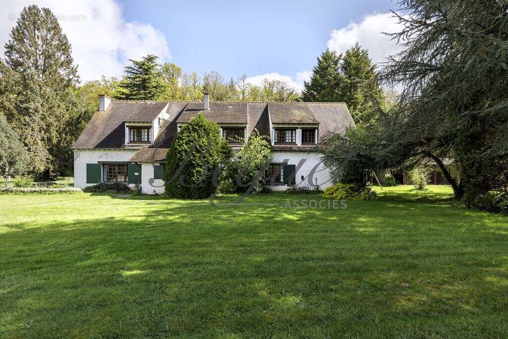 Maison à POIGNY-LA-FORET