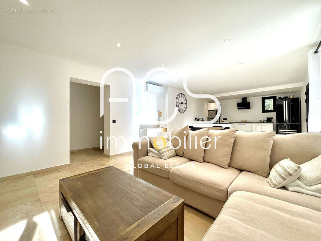 Appartement à MOUGINS