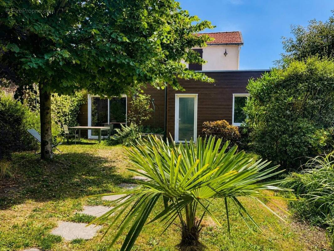 Maison à SAINT-SEBASTIEN-SUR-LOIRE