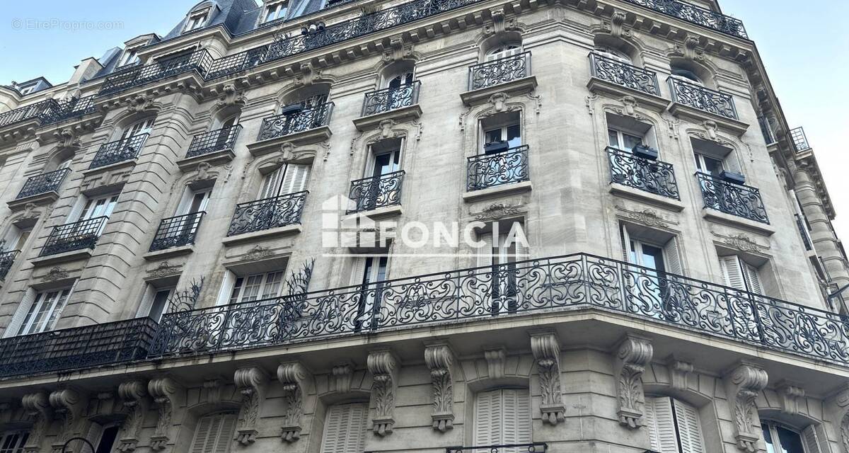 Appartement à PARIS-18E