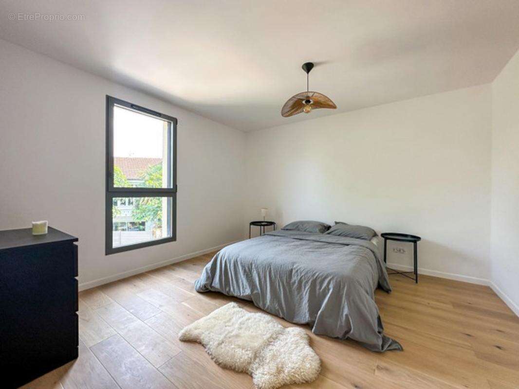 Maison à VILLENAVE-D'ORNON