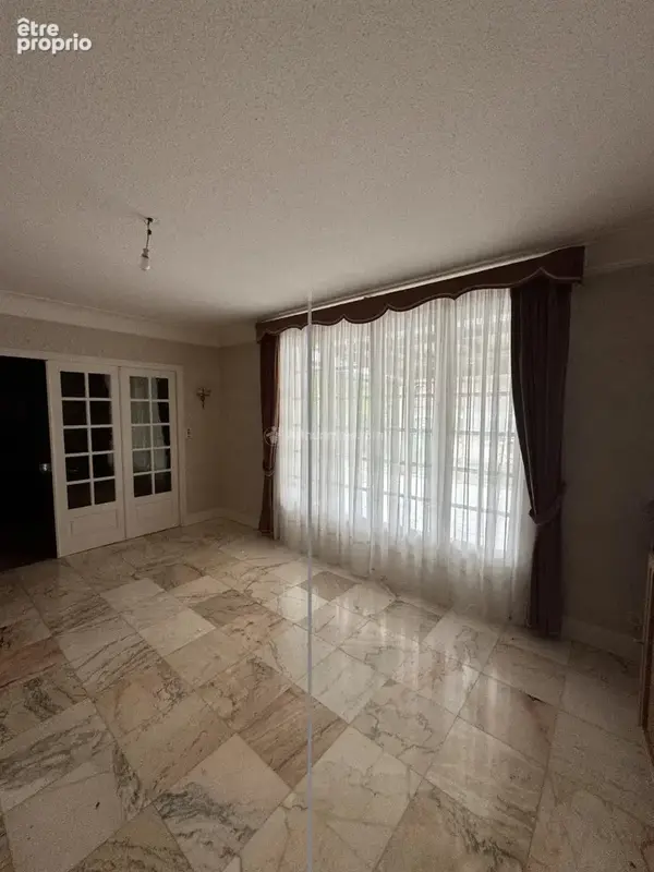 MANOIS – Grande maison de 242 m², 5 chambres, terrain arboré de 973 m² – DPE C - photo 13