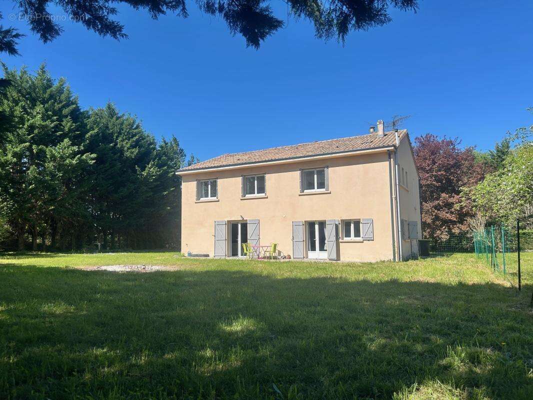 Appartement à SAINT-ETIENNE-DE-TULMONT