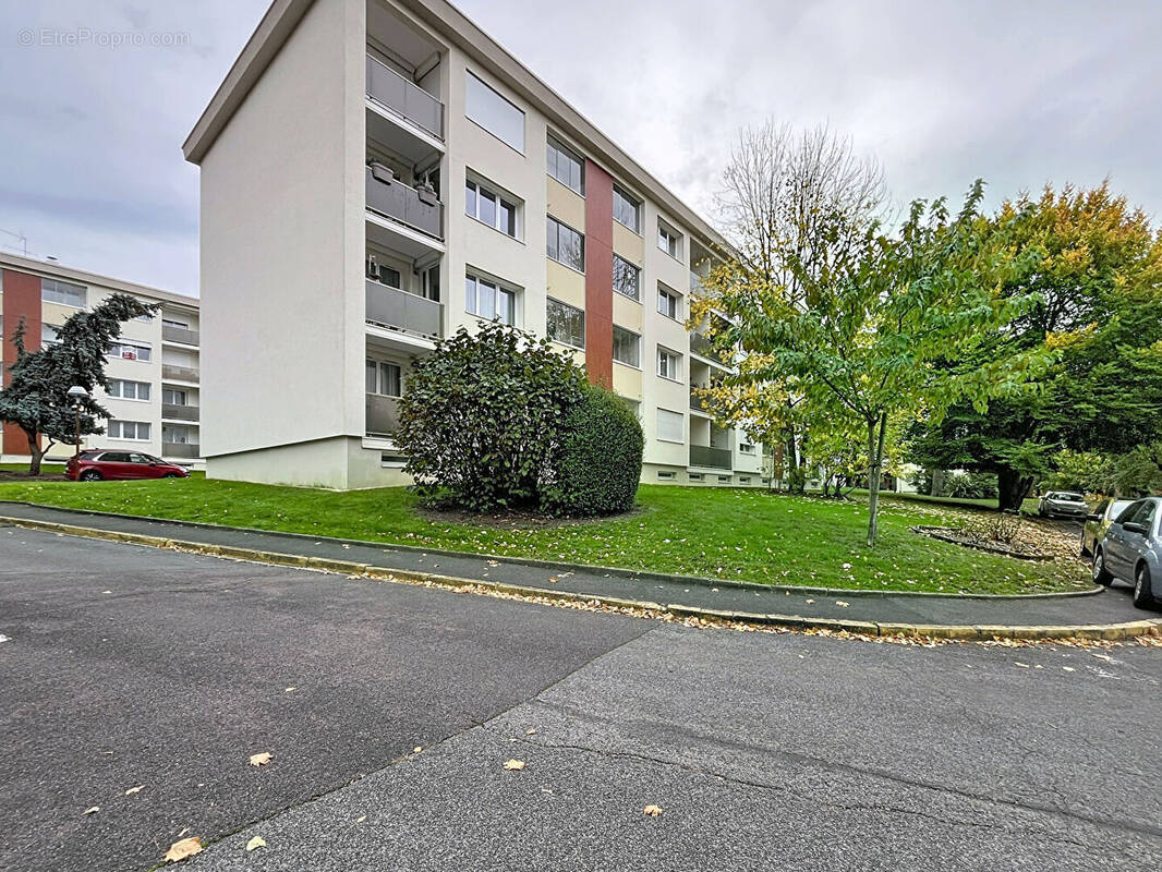 Appartement à SAINT-MICHEL-SUR-ORGE
