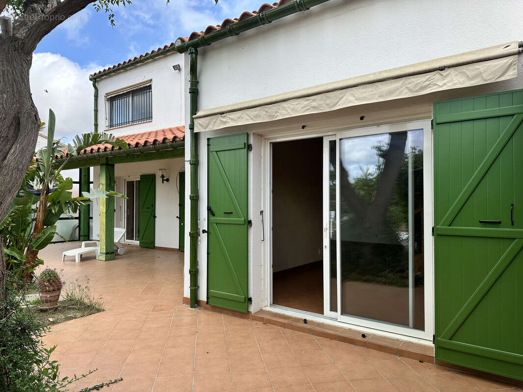 Maison à VILLENEUVE-DE-LA-RAHO