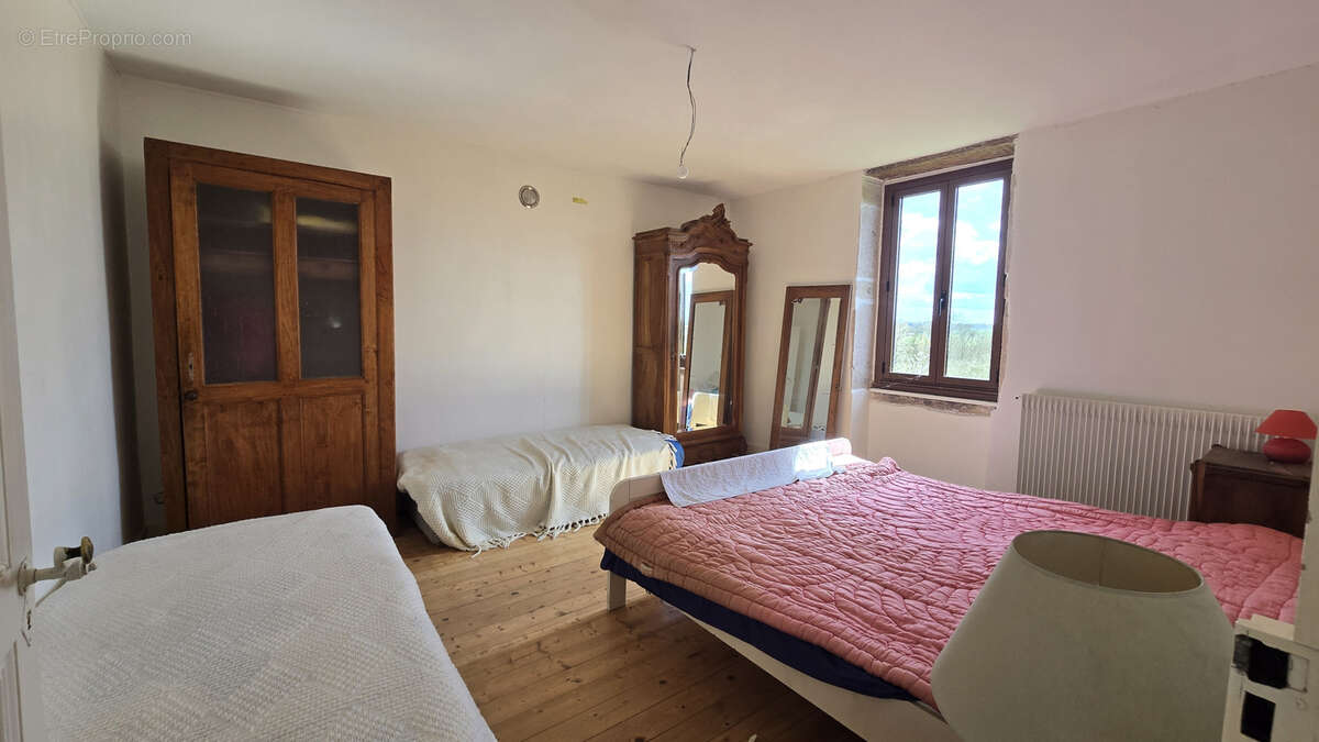 Maison à SAINT-CYR-SUR-MENTHON