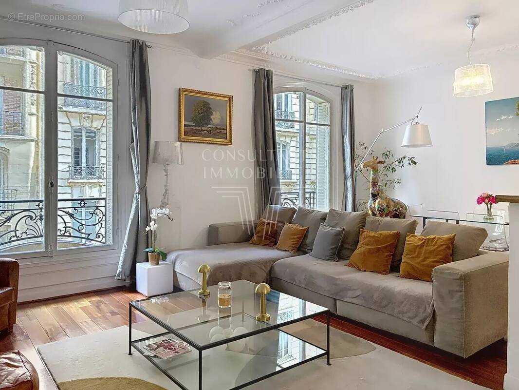 Appartement à PARIS-17E