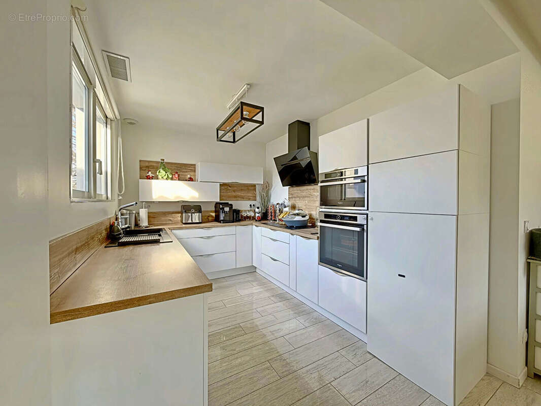 Maison à ROQUEBRUNE-SUR-ARGENS