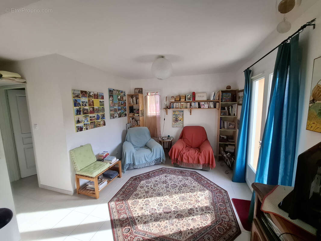 Maison à FONTVIEILLE