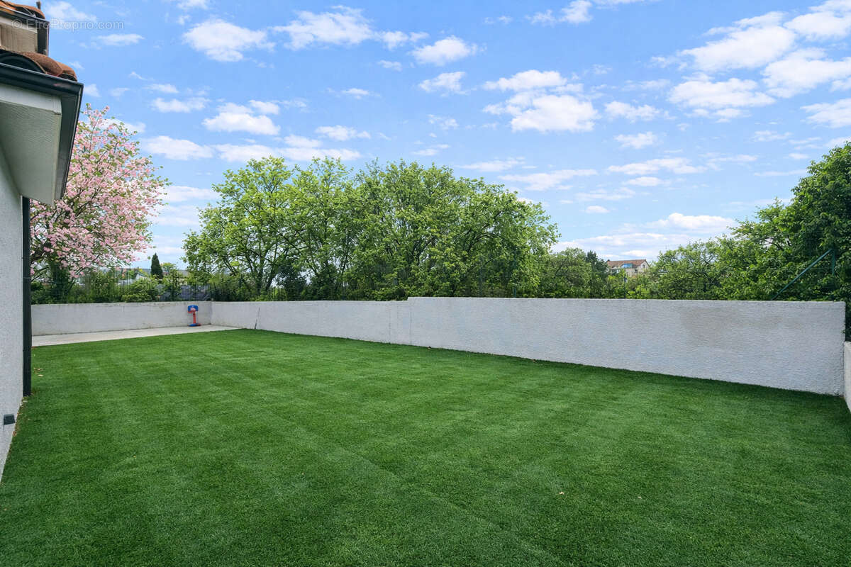 Maison à SALAISE-SUR-SANNE