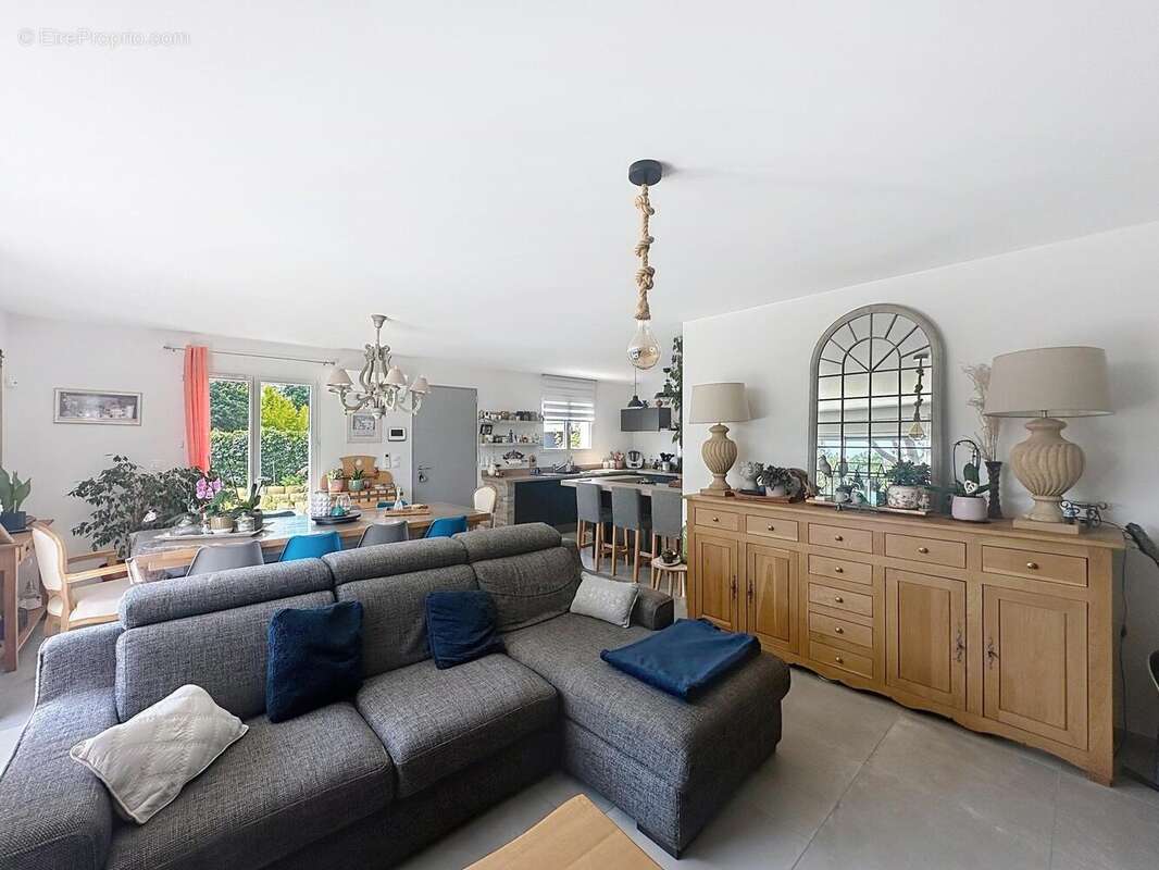 Maison 95 m² à Creon  - photo 2