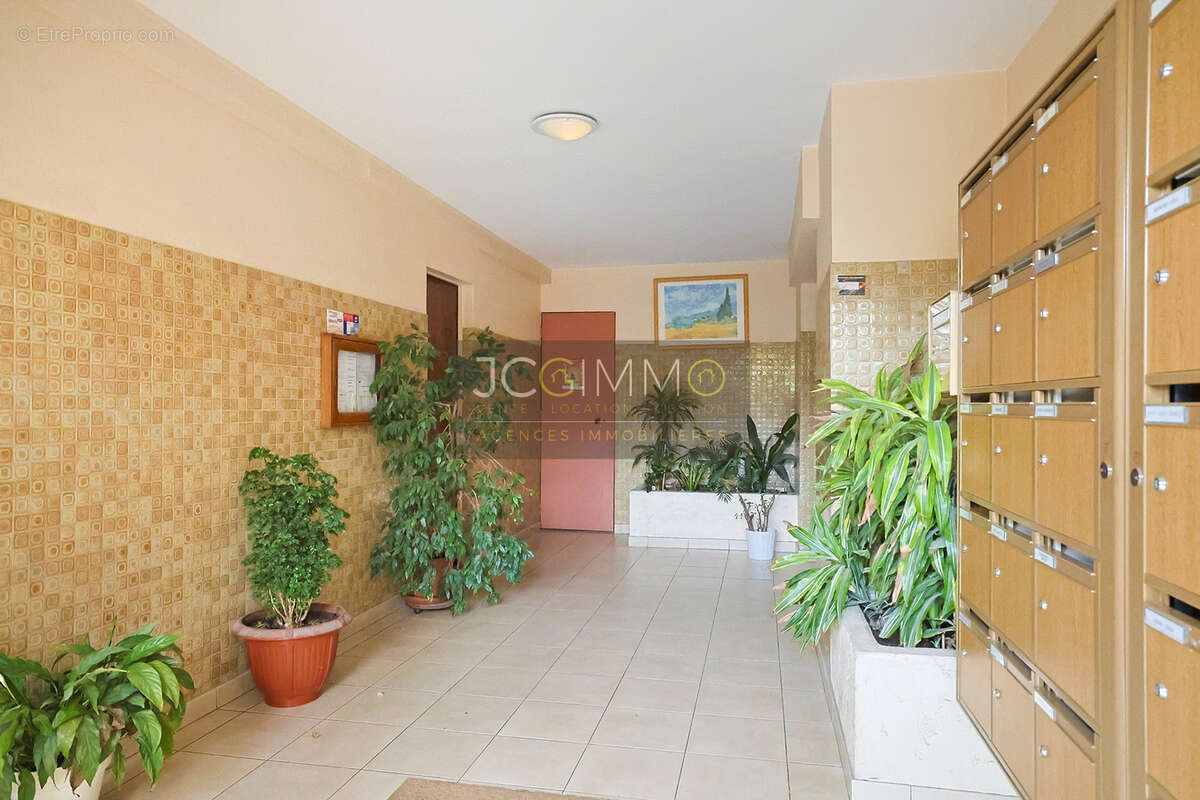 Appartement T4 de 68,93m2 loi carrez avec cave ! - photo 3