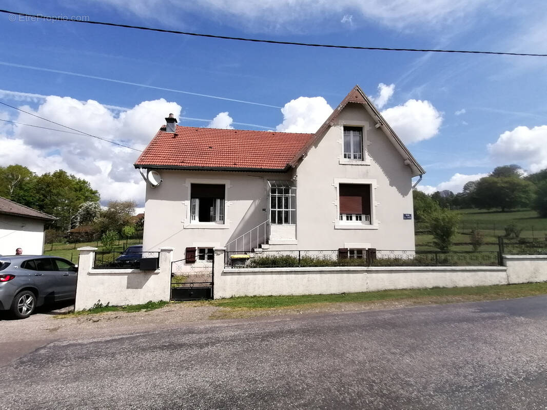 Maison à AILLEVILLERS-ET-LYAUMONT