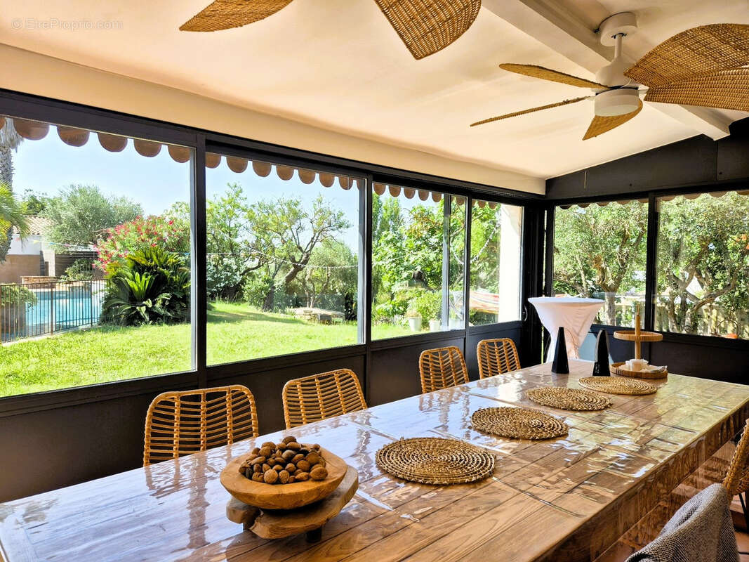Villa  d'exception avec jardin, piscine, pool house et dependance - photo 27