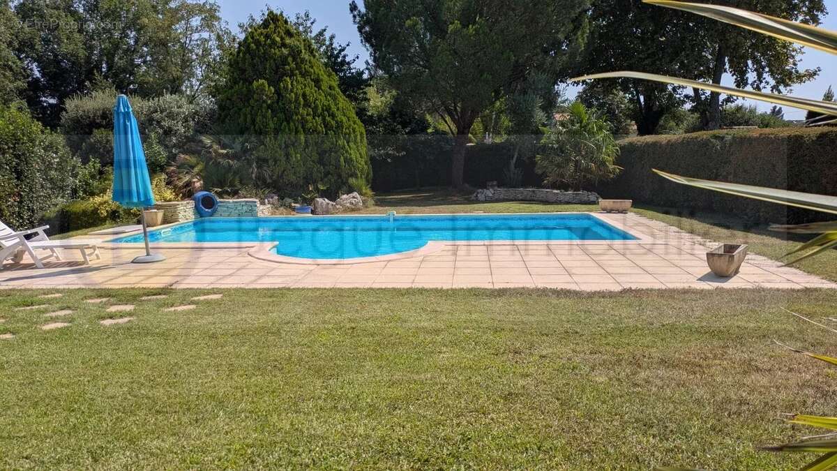 Maison de plain pied avec piscine à Brax - photo 9