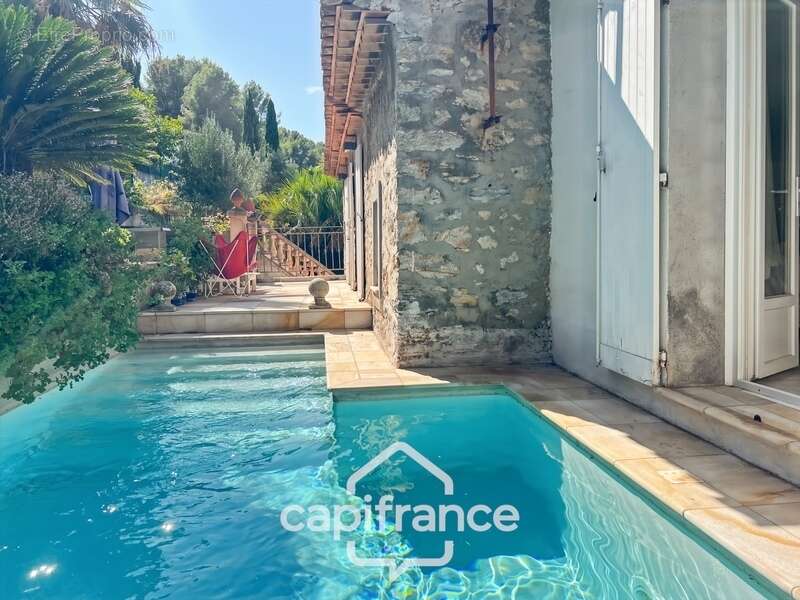 Maison à vendre 6 pièces HYERES (83) - Charme de l'ancien - 4 chambres - 200m2 habitables - Piscine - possibilité 2 appartements - photo 36