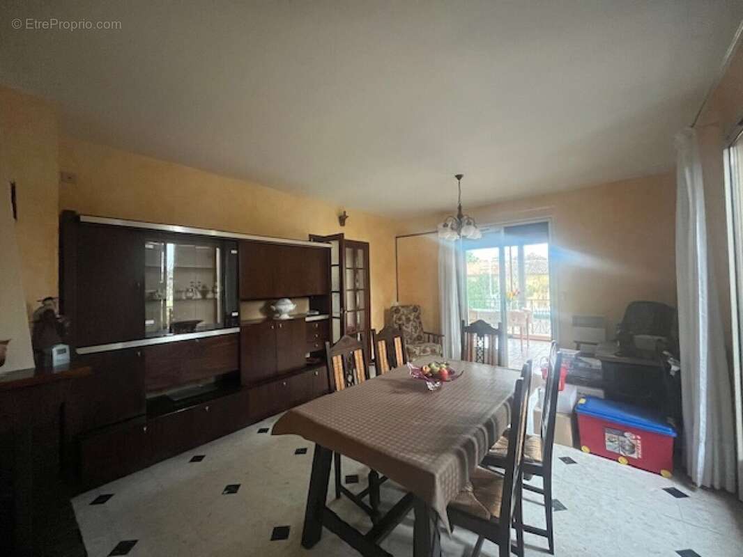 Maison à LA SALVETAT-SAINT-GILLES