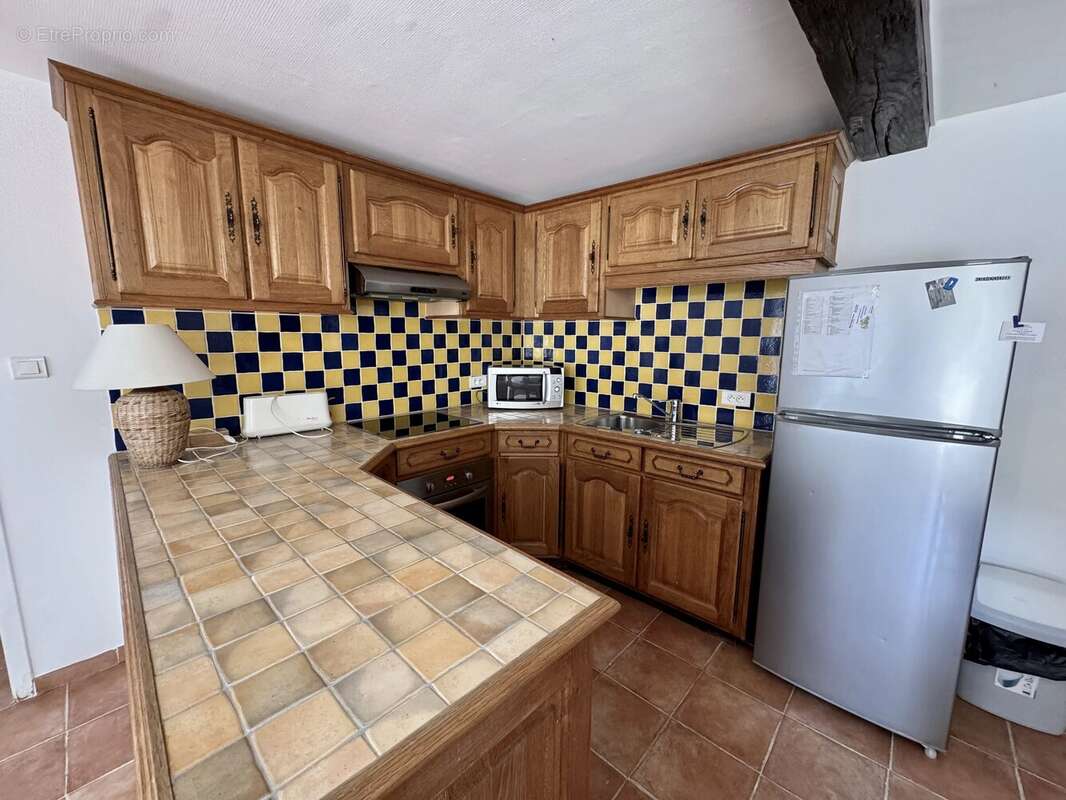 Charmante propriété en pierre avec un potentiel d'investissement avec une piscine - photo 10