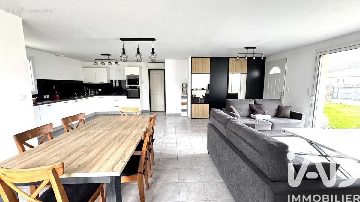 Photo 2 - Maison à MARCHEPRIME