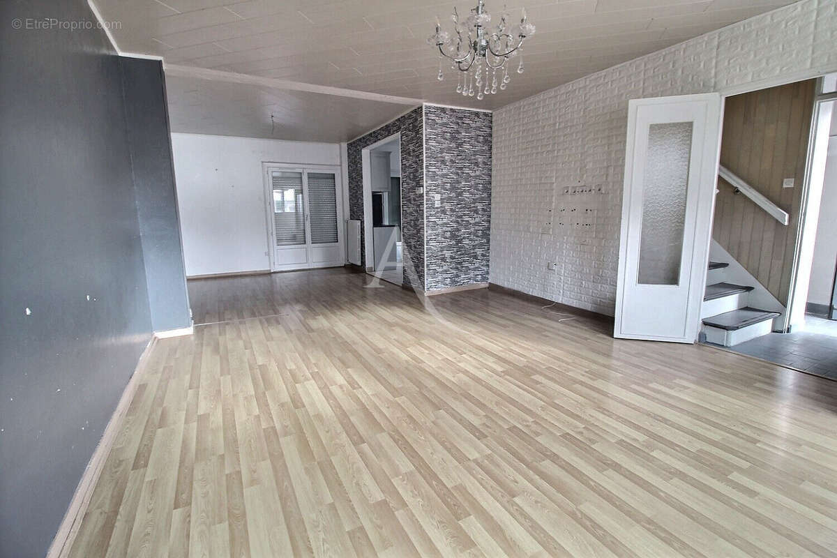 Maison à SAINT-ETIENNE-DU-ROUVRAY