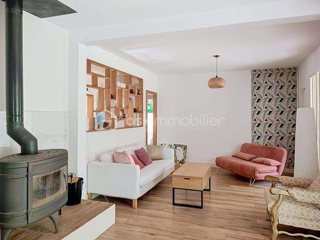 Maison de plain-pied avec piscine et vue dégagée, au calme de la campagne - photo 3