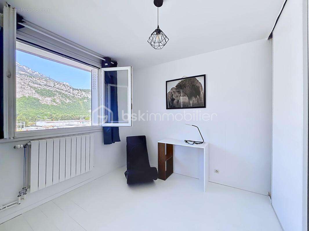 Appartement à LE PONT-DE-CLAIX