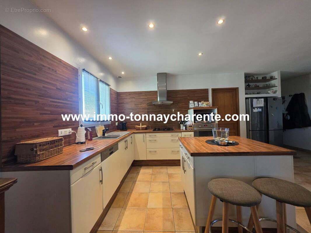 Maison à TONNAY-CHARENTE