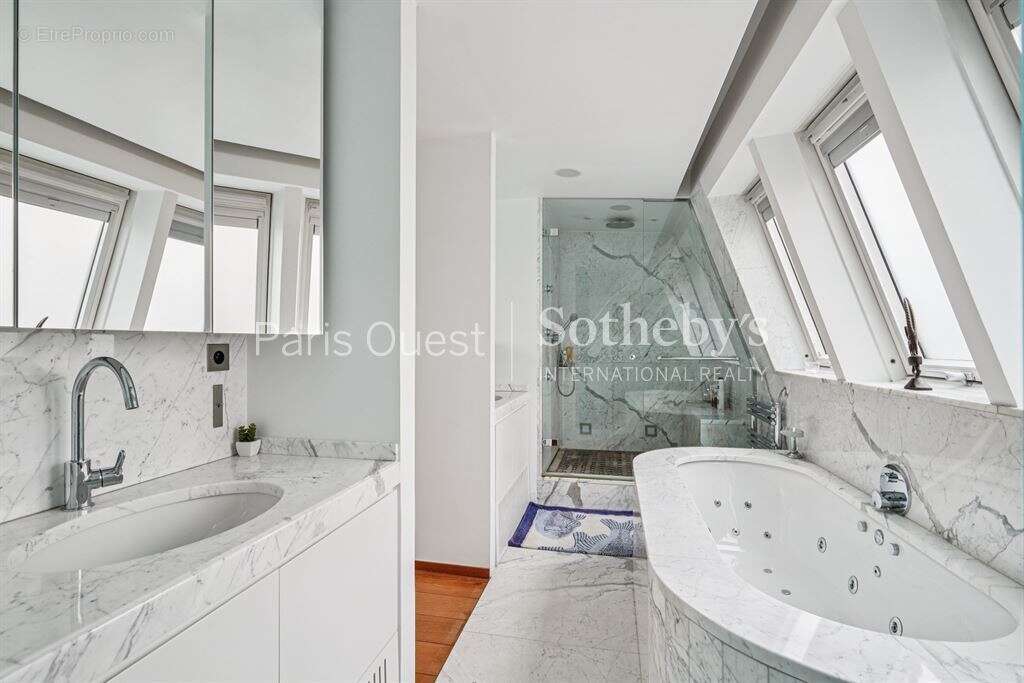 Maison à NEUILLY-SUR-SEINE