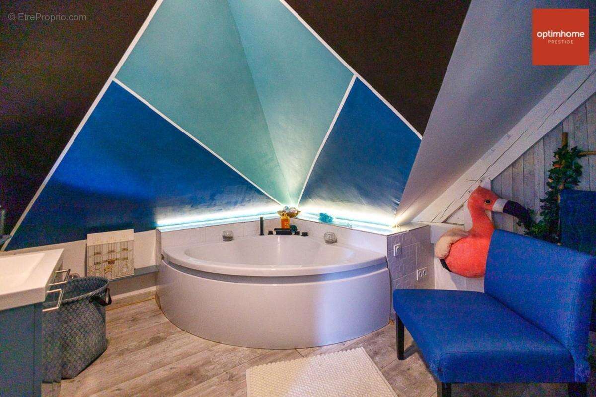 Magnifique maison contemporaine de 300 m² avec piscine intérieure et 5 chambres - photo 9