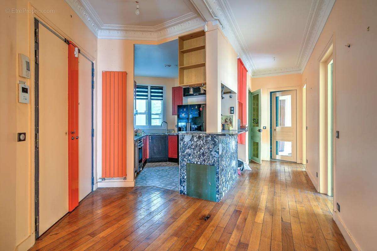 Appartement à PARIS-16E