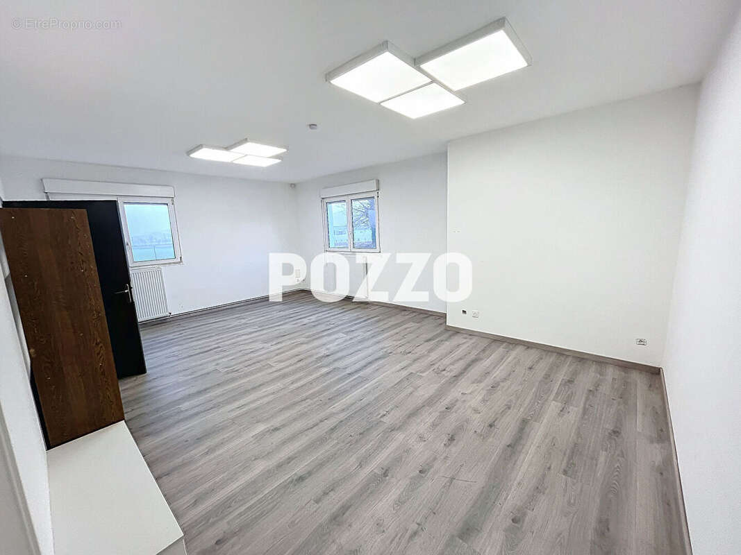 Commerce à SAINT-SEVER-CALVADOS