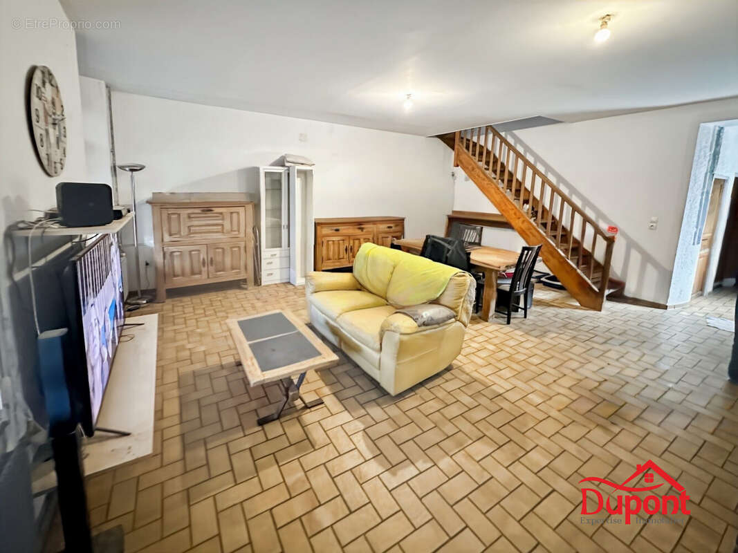 Maison à SOLRE-LE-CHATEAU