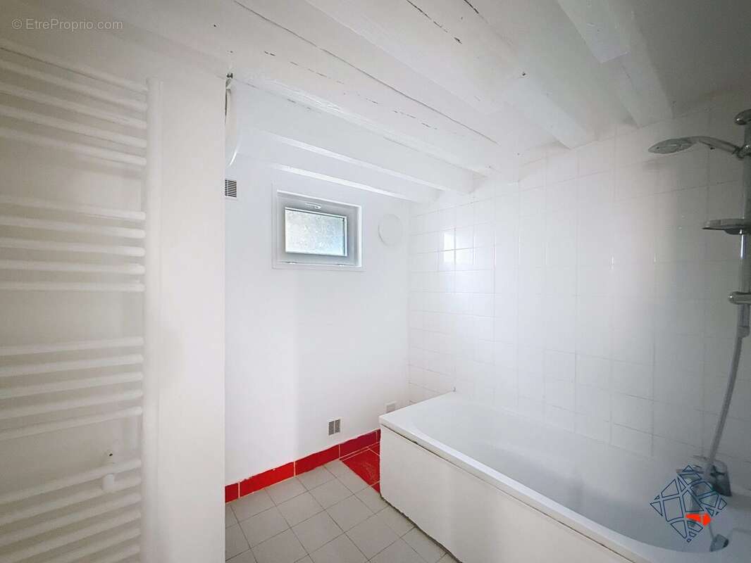 Maison à SAINT-ETIENNE-DU-ROUVRAY