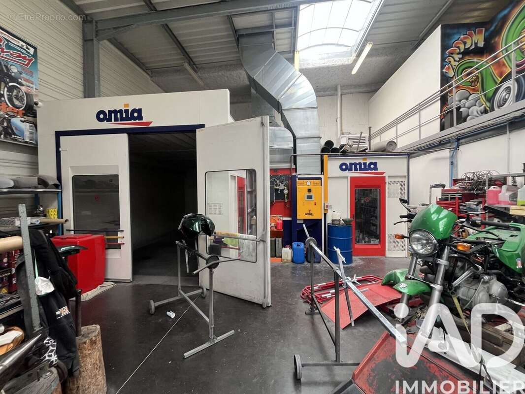 Photo 3 - Commerce à PERIGNY