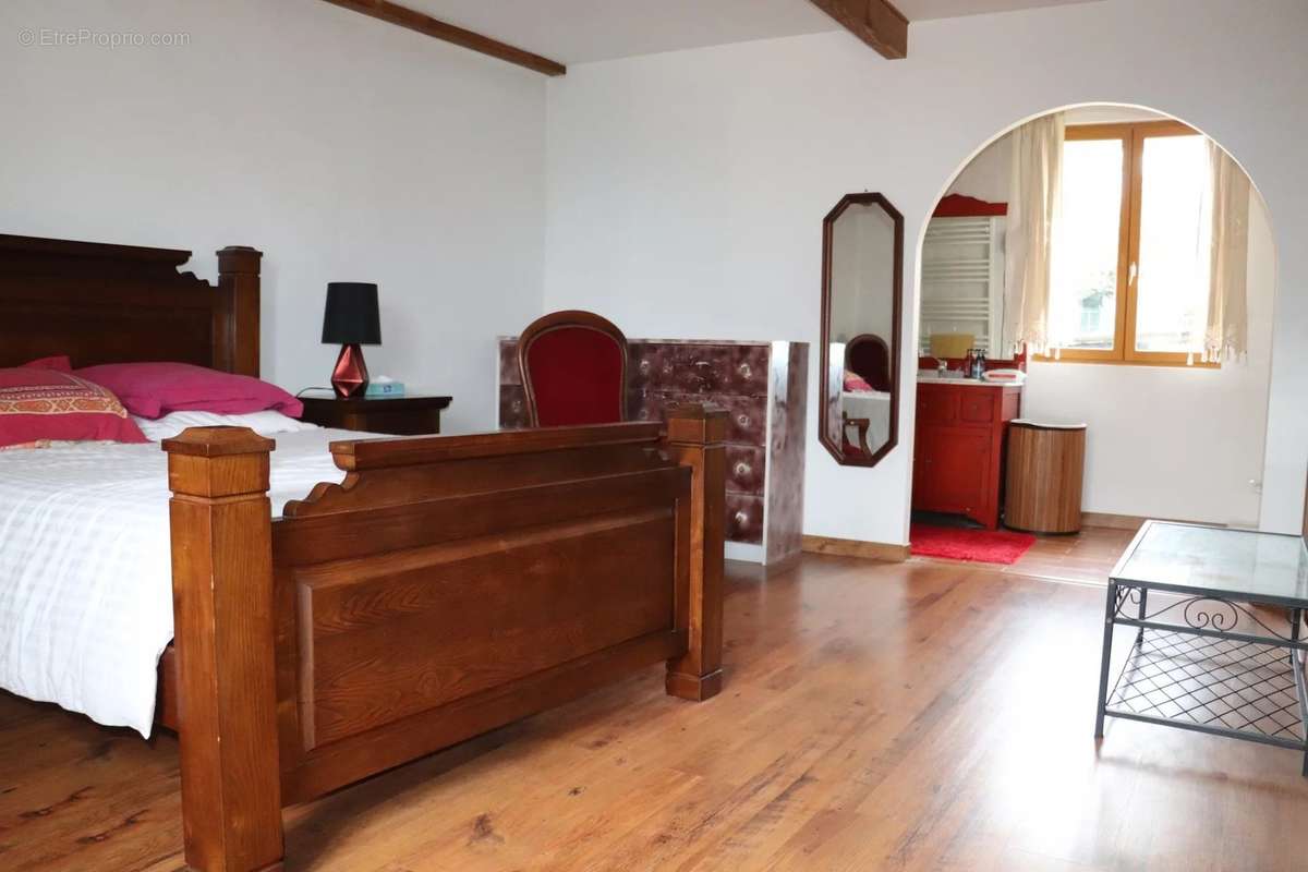 Maison à COULOMMIERS