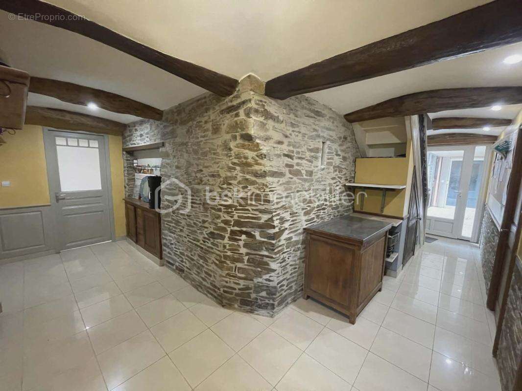 Maison à LA BARRE-DE-SEMILLY