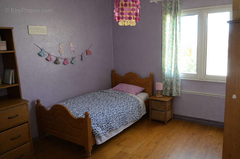 Maison à SAINT-BARTHELEMY-DE-VALS