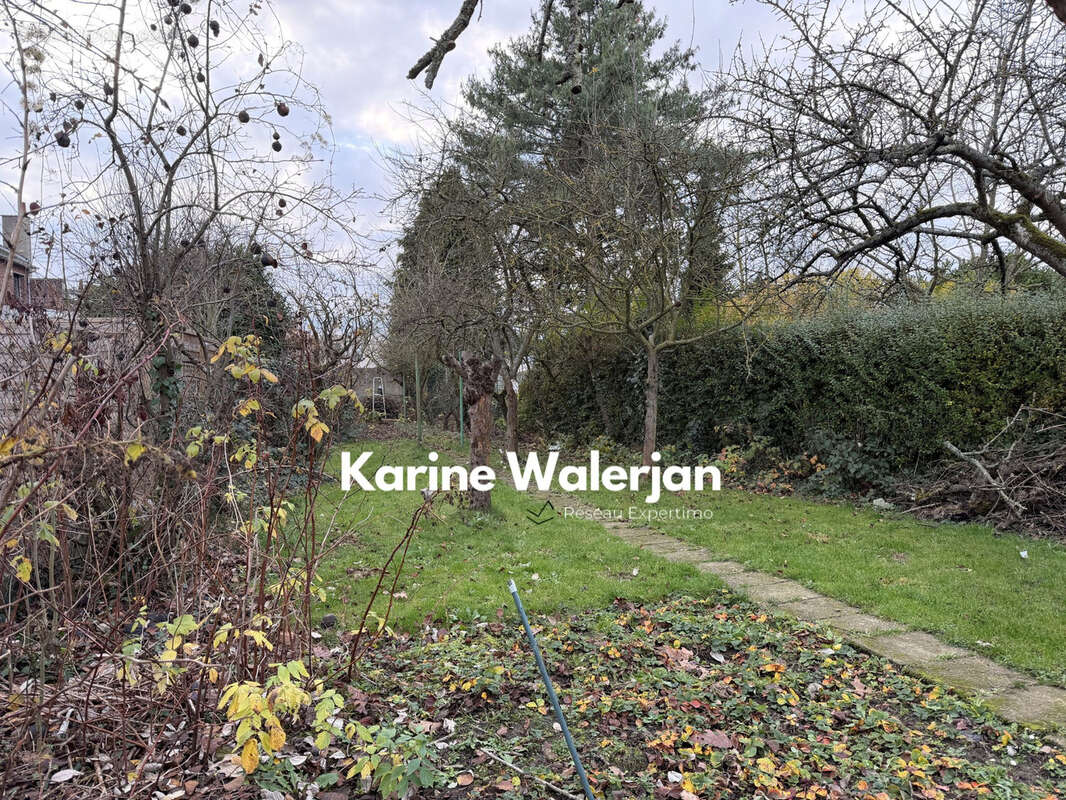 Maison à COURRIERES