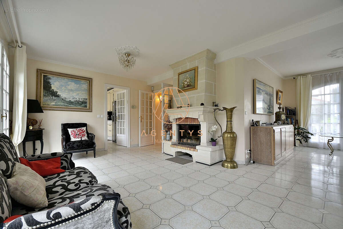 Maison à CHAMPIGNY-SUR-MARNE