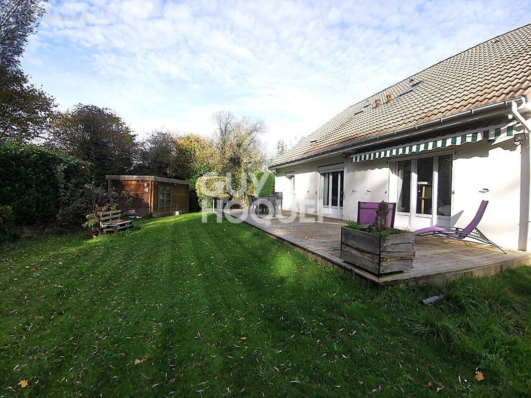 Maison à LA CHAPELLE-D&#039;ARMENTIERES