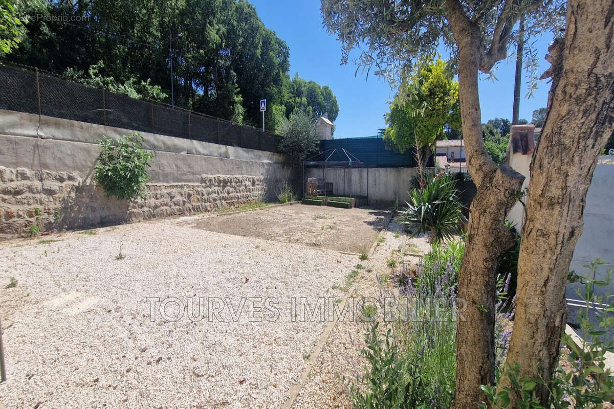 Maison à TOURVES
