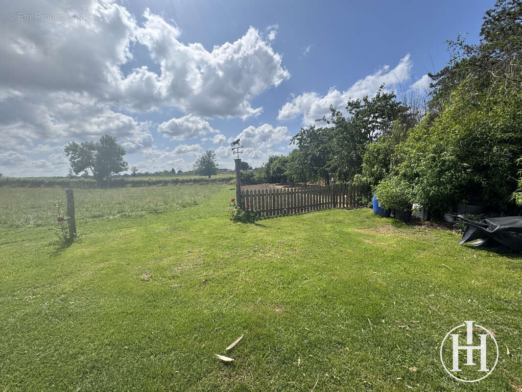 Maison à SAINT-BONNET-TRONCAIS