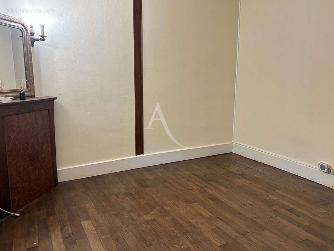 Maison à BRINON-SUR-SAULDRE