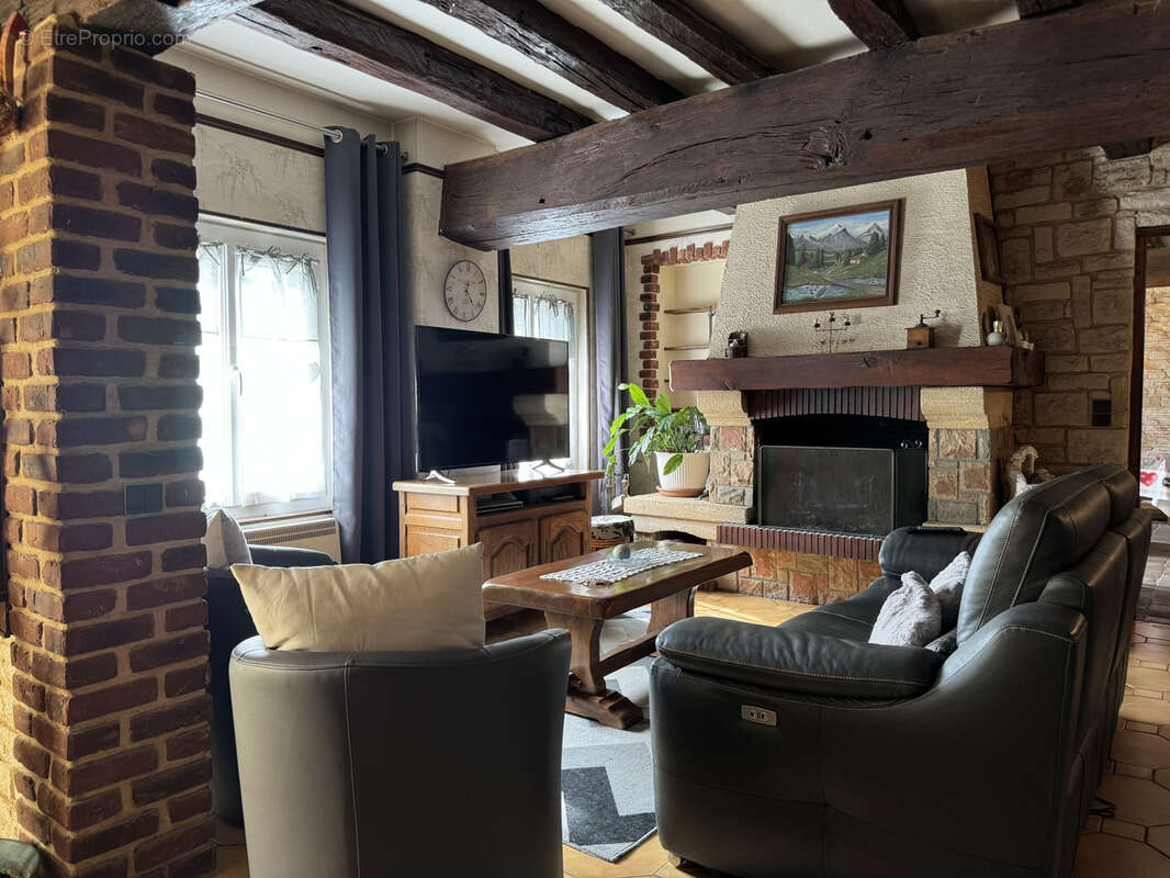 Maison à MONTCORBON