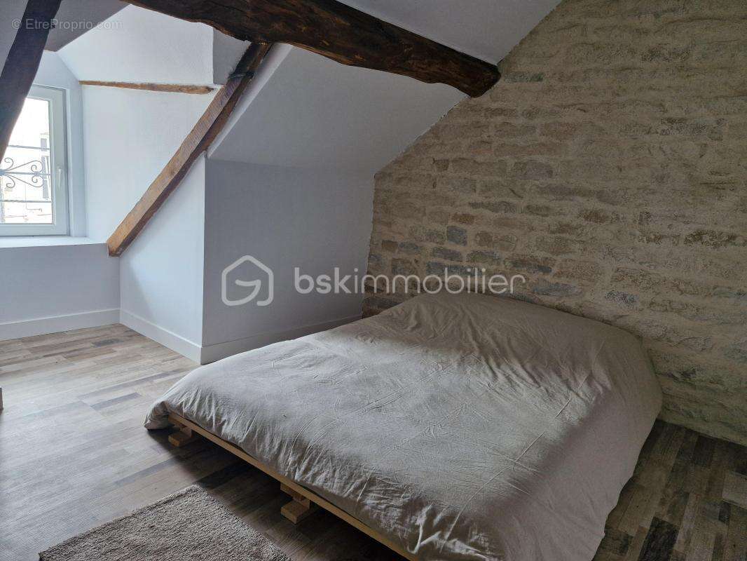 Maison de ville rénovée avec de beaux volumes – Saint-Jean-de-Losne - photo 7