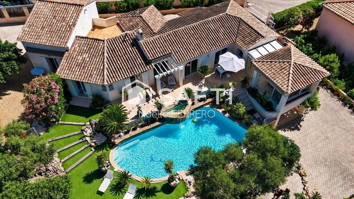 Photo 1 - Maison à FREJUS